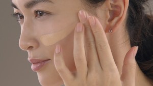長谷川京子 カネボウ化粧品 セルフスキンケアブランド「フレッシェル」のBB クリームの新CM 