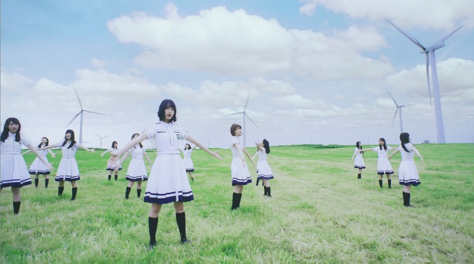 欅坂46 2ndシングル「世界には愛しかない」MV