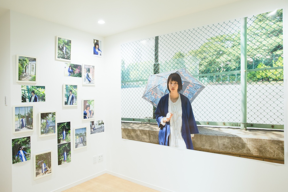 女優・のんがモデルを務めるアパート写真展「東中野」