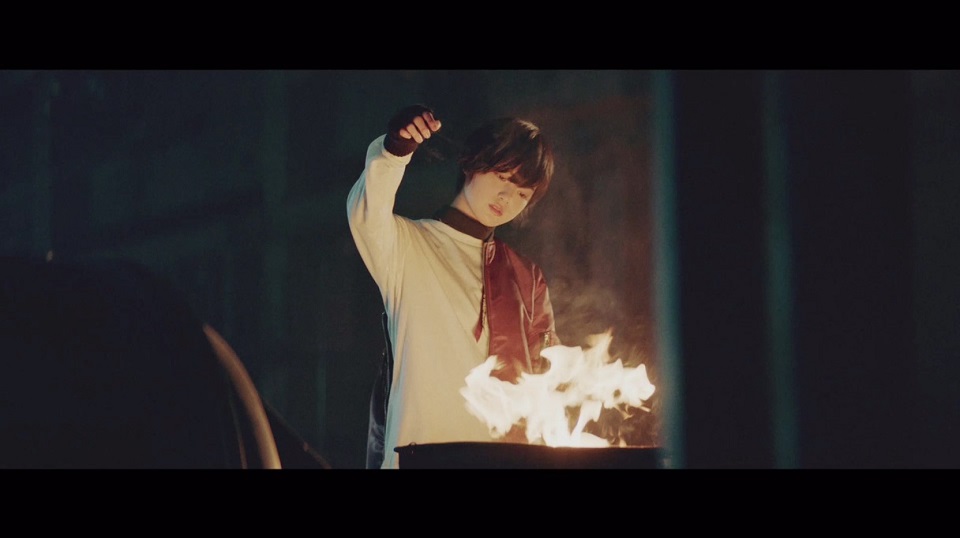欅坂46、6thシングル「ガラスを割れ！」MV