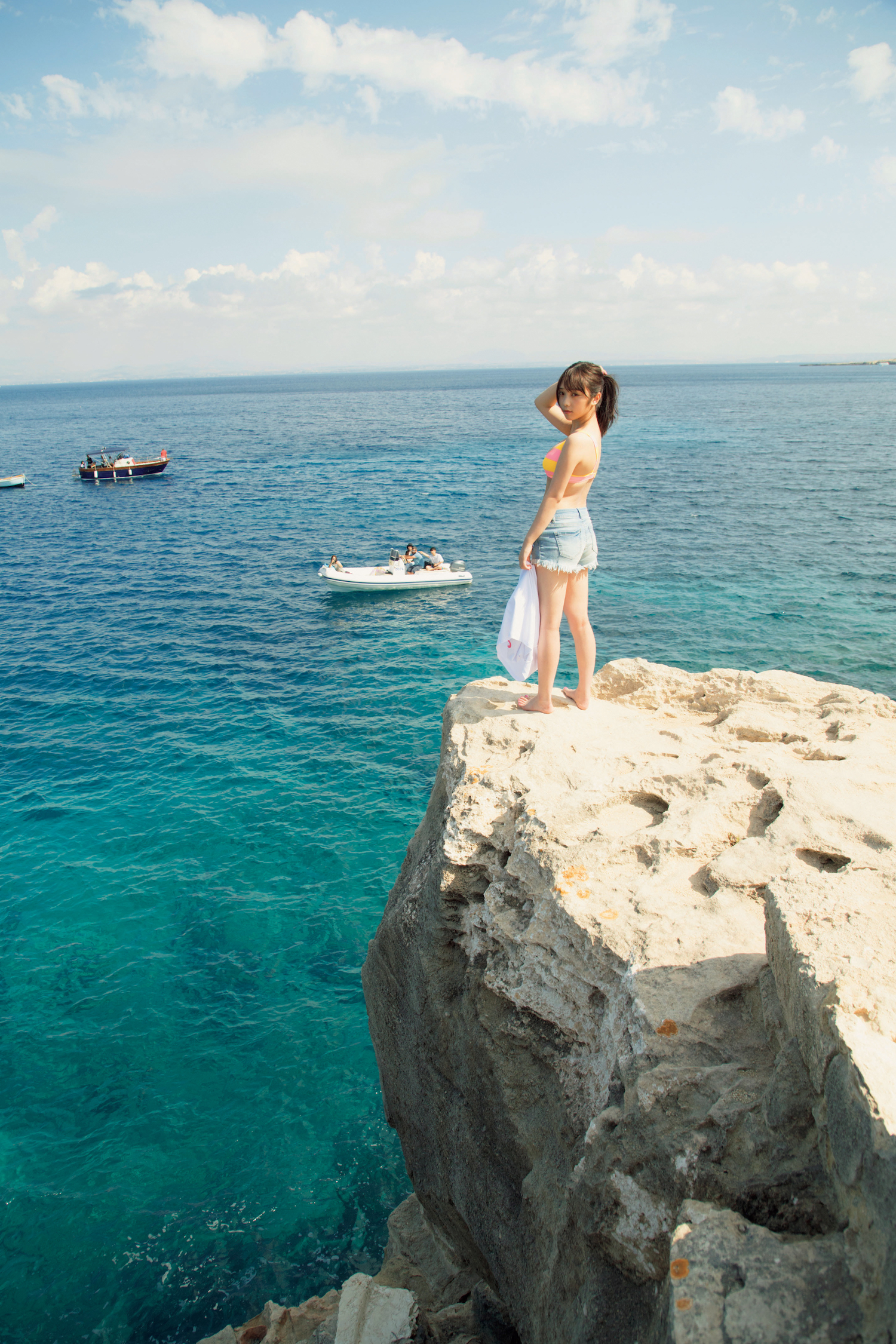 与田祐希（乃木坂46）、“シチリア島の崖からダイブ”直前の写真