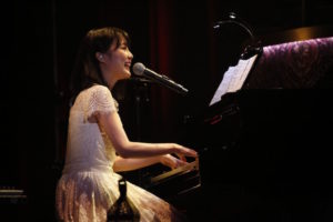 生田絵梨花（乃木坂46）、クリスマスにMTV伝統のアコースティックライブ「MTV Unplugged」でピアノ生演奏