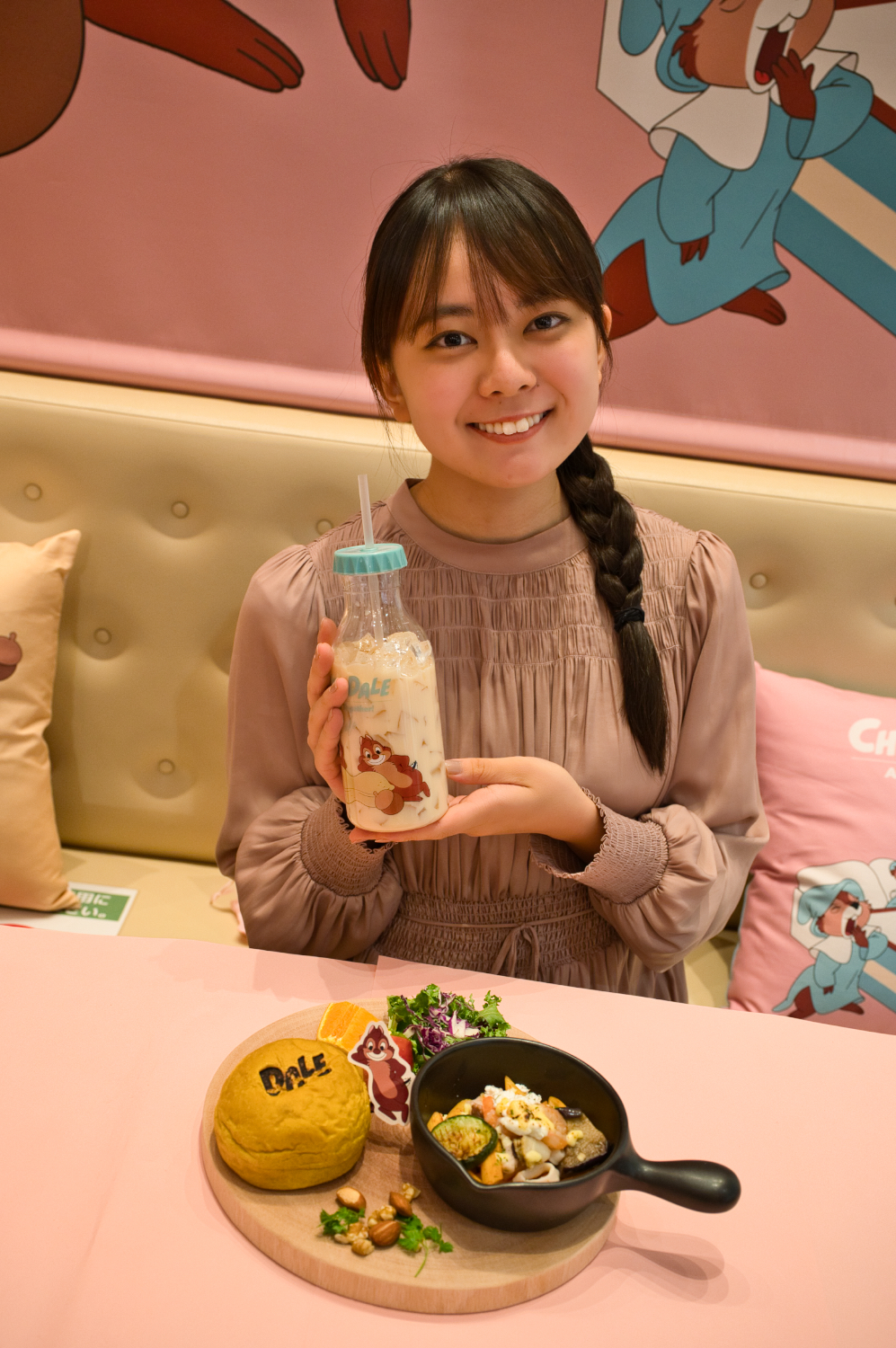 青木千聖 （Reporter ACTRESS PRESS）in チップ＆デール カフェ(CAFE)