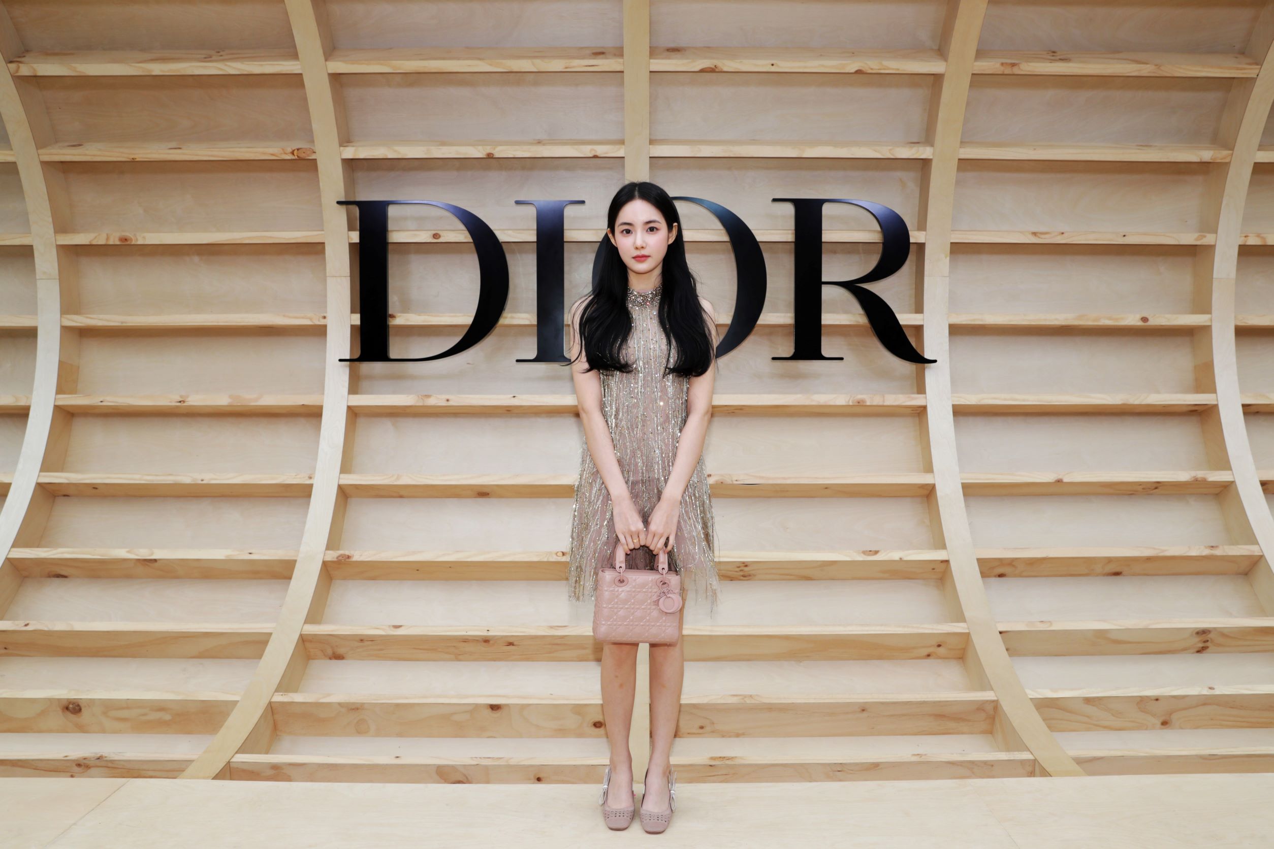 ホン・スジュ（Suzu Hong）／【DIOR】フォール 2022 ウィメンズ コレクションのショー in ソウル（2022年4月30日）