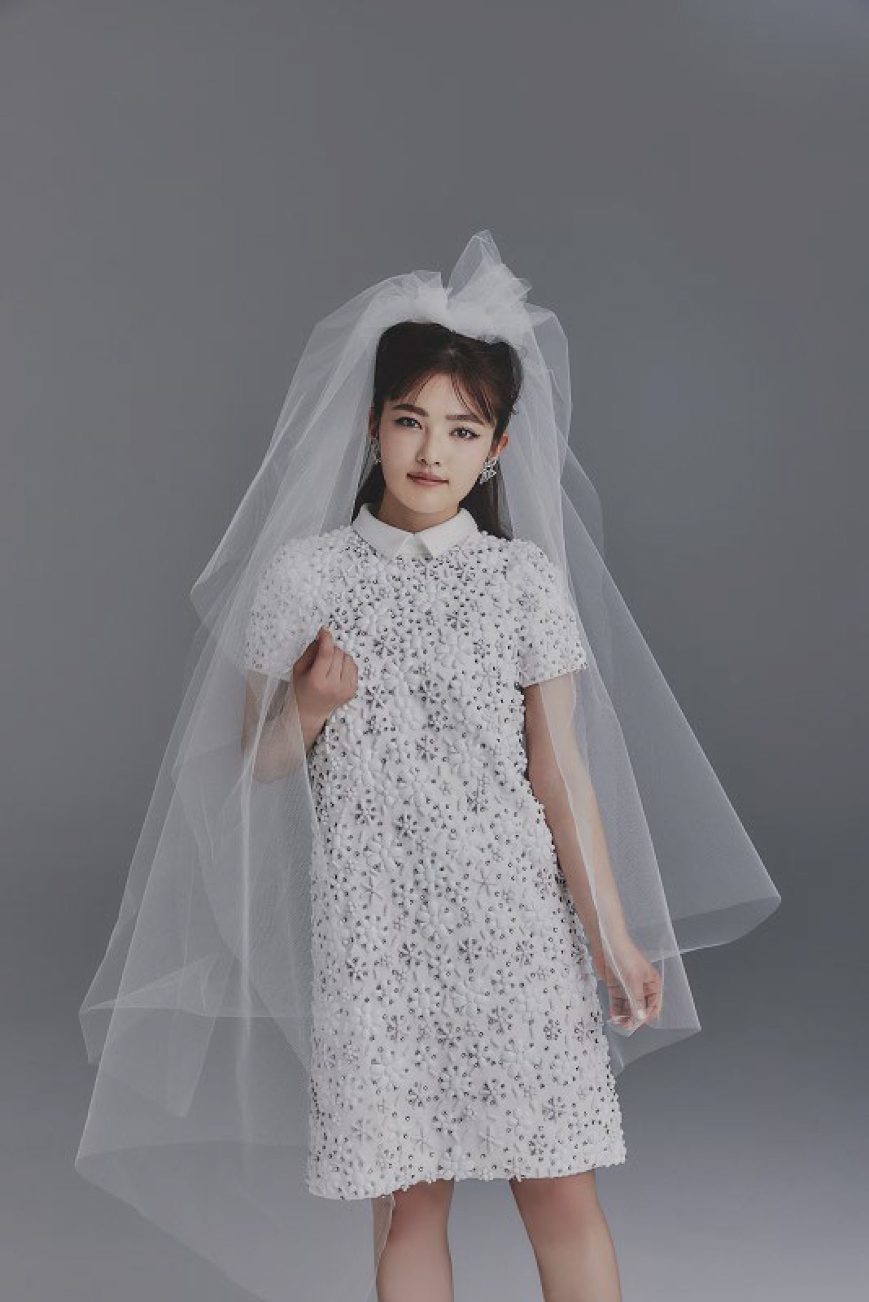 井上咲楽、初のウエディングドレスでかわいらしい花嫁に大変身