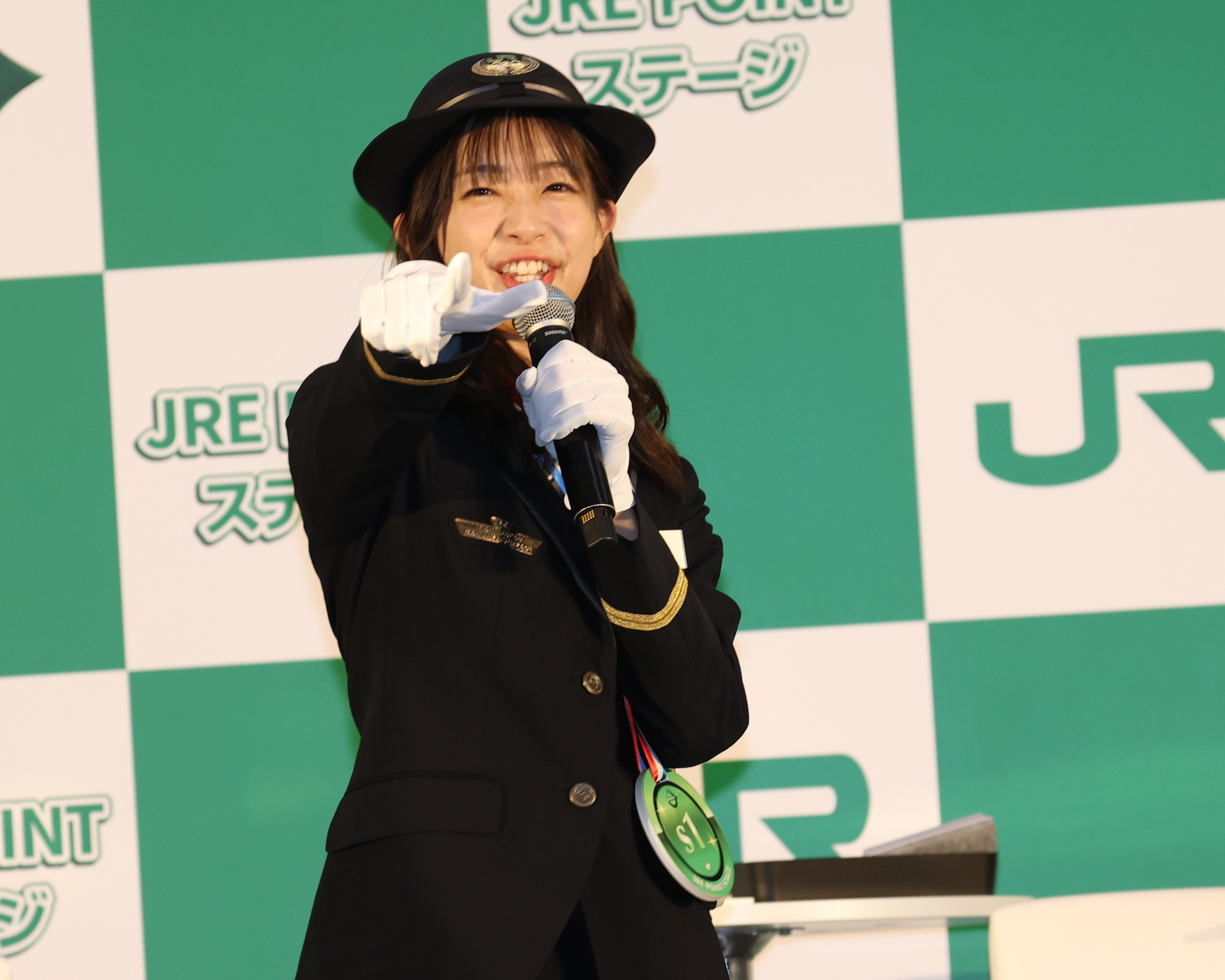 足立梨花。JR東日本による新サービス『JRE POINT ステージ』1日PR大使として登壇