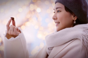 新垣結衣（あらがき・ゆい）明治の冬期限定チョコレート『メルティーキッス』の新CM女優