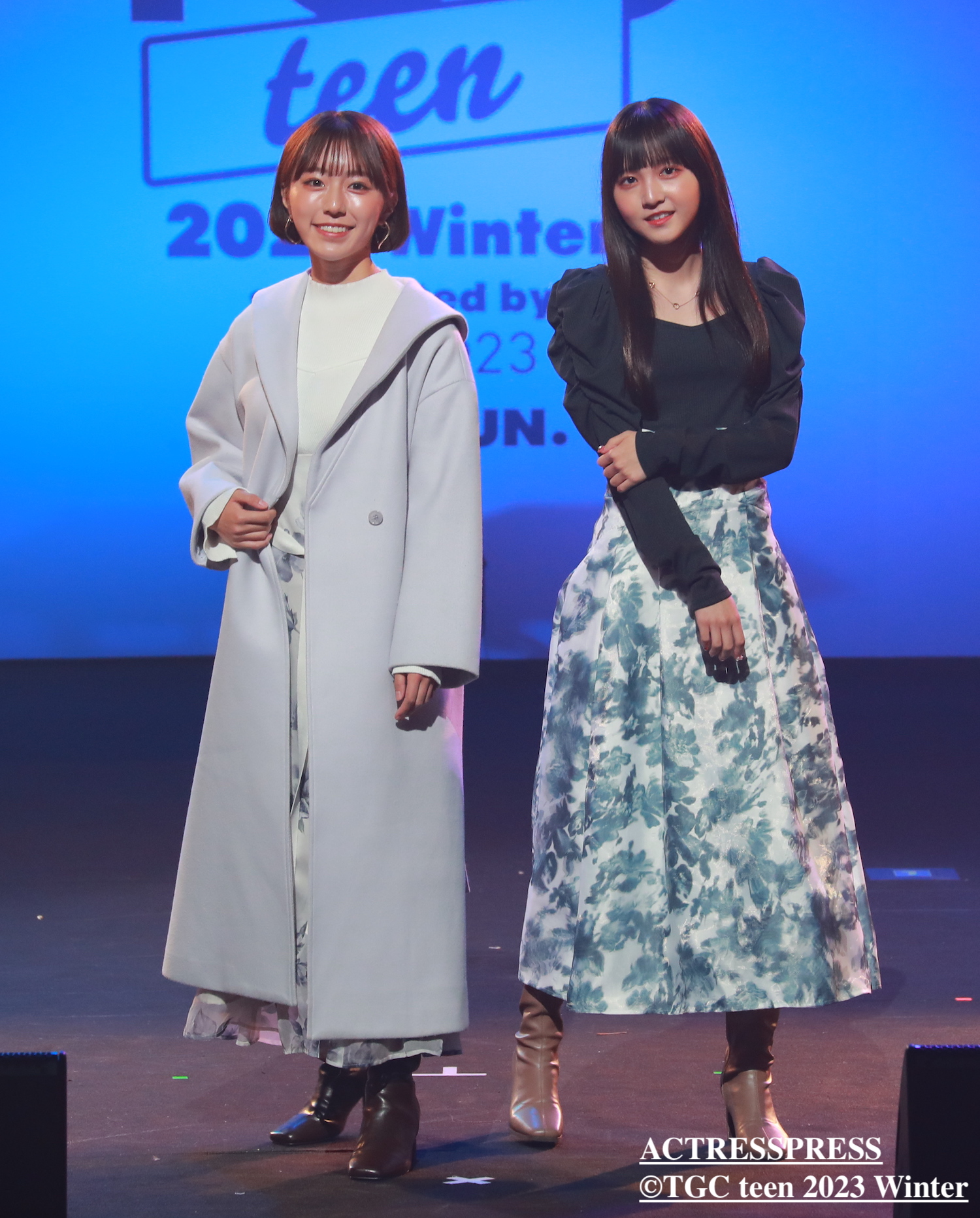 井手美希＆小杉怜子／2023年11月12日、東京渋谷のLINE CUBE SHIBUYAにて開催された「TGC teen 2023 Winter supported by SIW2023」「オールナイトフジコ」ステージにて。