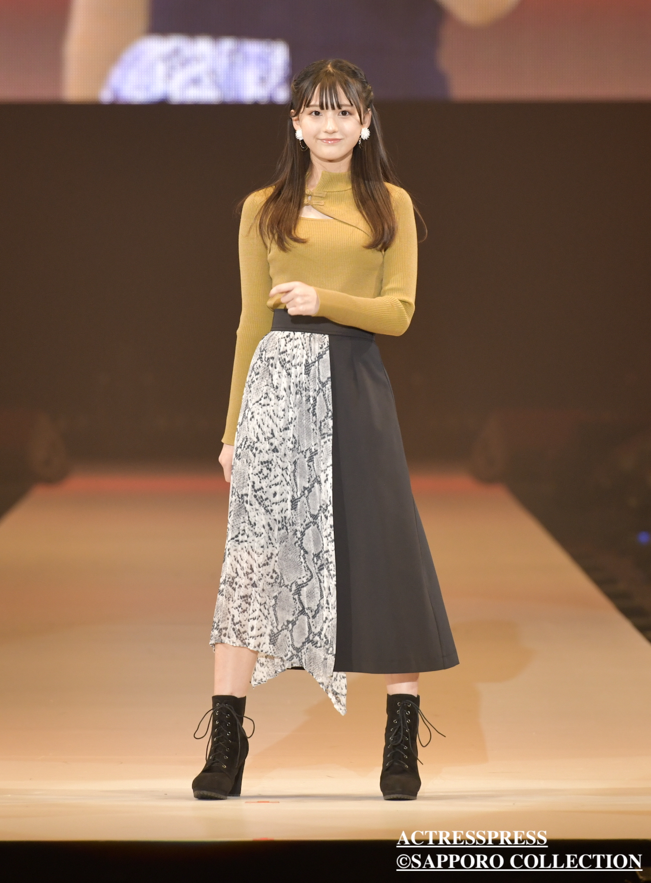 入江 日奈子（いりえ・ひなこ）Hinako Irie . 2023年11月4日、北海道最大級のファッションイベント『ミュゼプラチナム Presents SAPPORO COLLECTION 2023 AUTUMN/WINTER』​​にて。