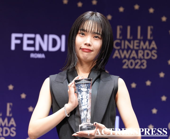 アイナ・ジ・エンド／2023年12月11日、東京都千代田区にて開催された、「ELLE CINEMA AWARDS 2023」の授賞式にて。ACTRESS PRESS