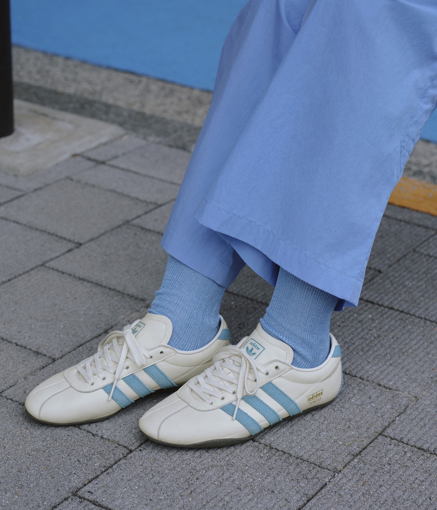 櫻坂46 山﨑天、adidas Originals「TOKYO」を履きこなす