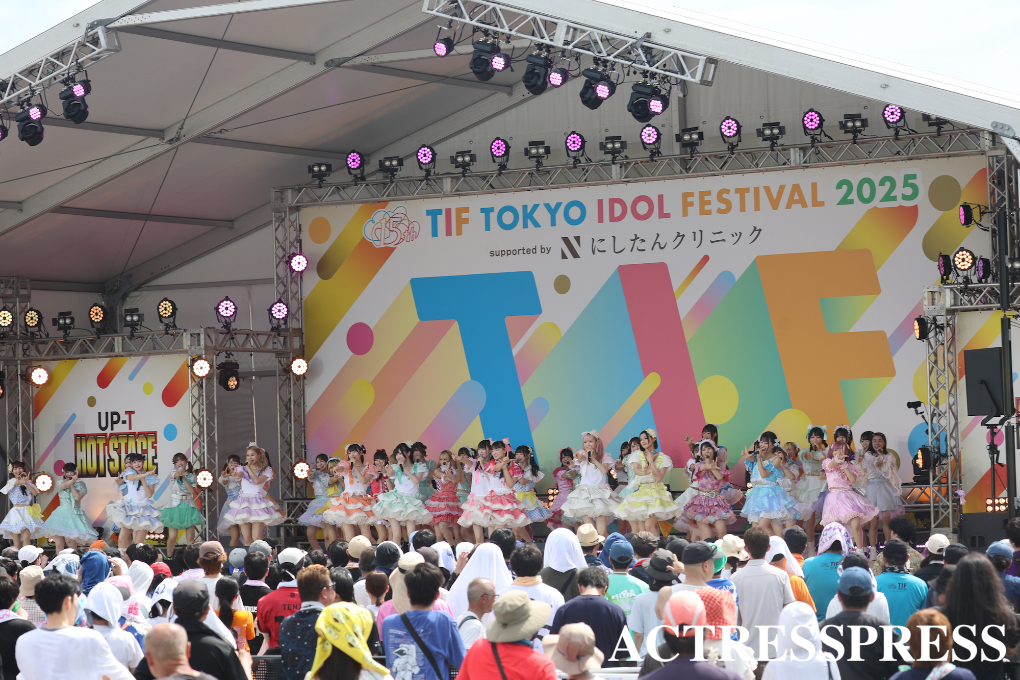 ＜TIF2025×UNIDOLステージ＞いぎなり東北産が総勢70名を超える女子大生とパフォーマンス！2025年8月.ACTRESS PRESS