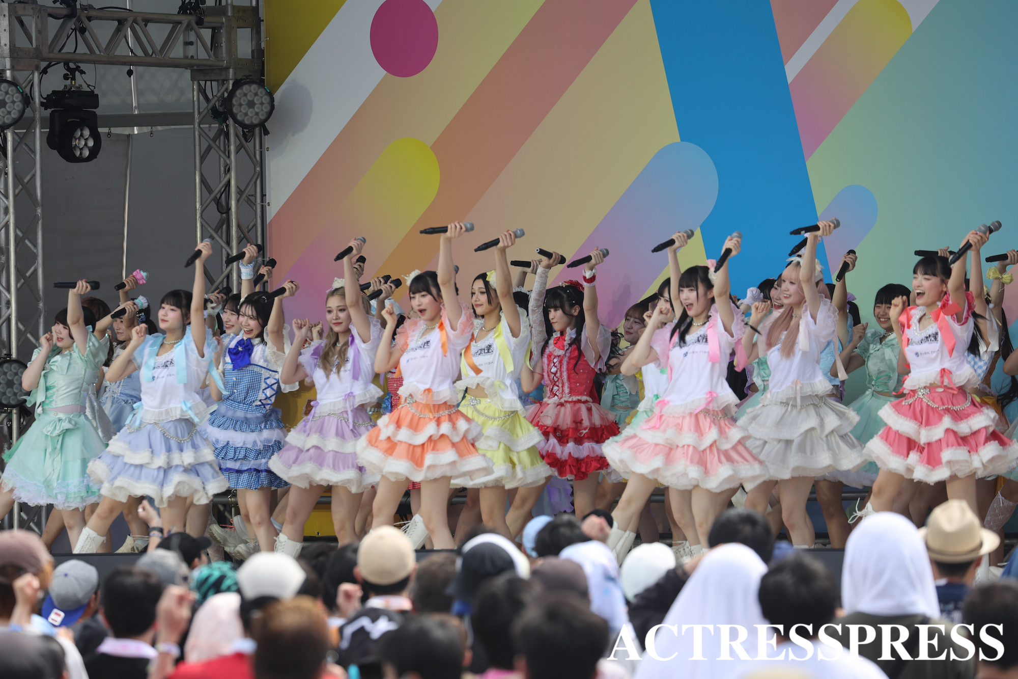 ＜TIF2025×UNIDOLステージ＞いぎなり東北産が総勢70名を超える女子大生とパフォーマンス！2025年8月.ACTRESS PRESS