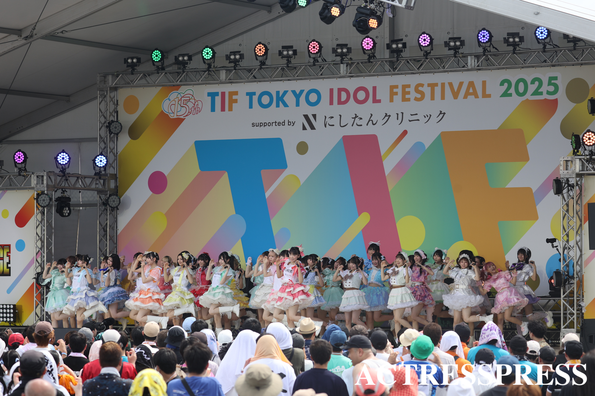 ＜TIF2025×UNIDOLステージ＞いぎなり東北産が総勢70名を超える女子大生とパフォーマンス！2025年8月.ACTRESS PRESS