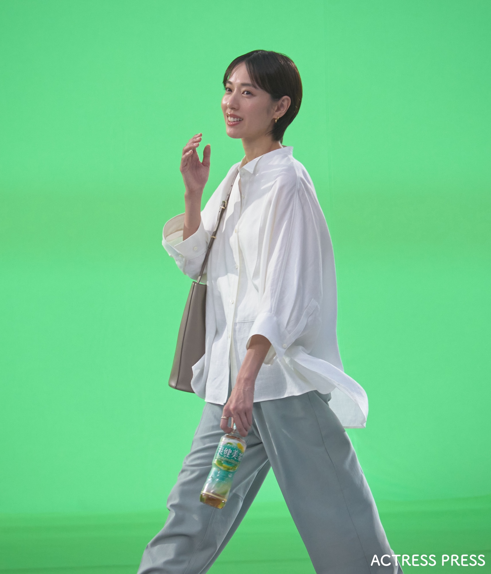 戸田恵梨香「爽健美茶」