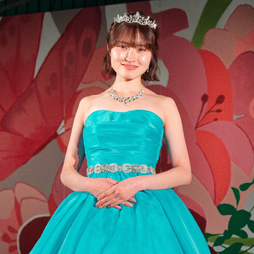 飯島 めぐみ (いいじま めぐみ)