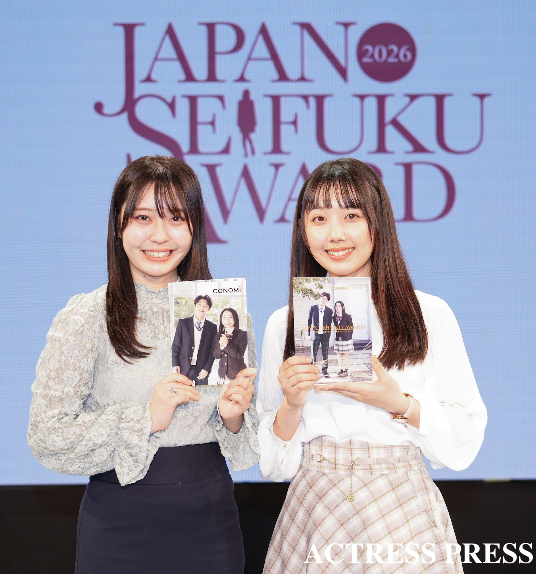 早川千鶴、鈴木遥『第13回日本制服アワード』取材にて(2026年2月22日、ベルエポック美容専門学校にて)(C)ACTRESS PRESS編集部 . 撮影:SHUN